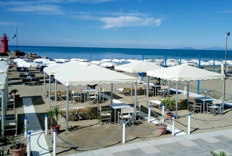 spiaggia il bagno - il faro